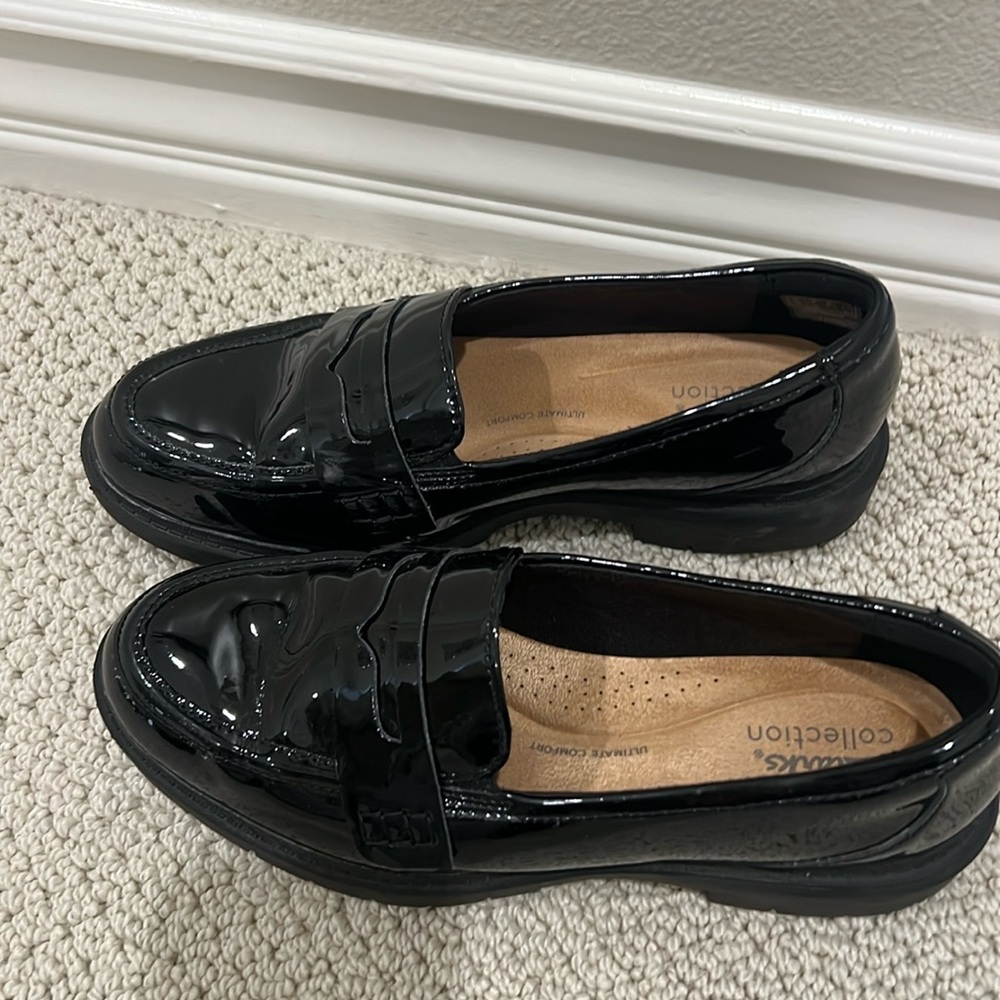 Clarks patent lug sole loafer
